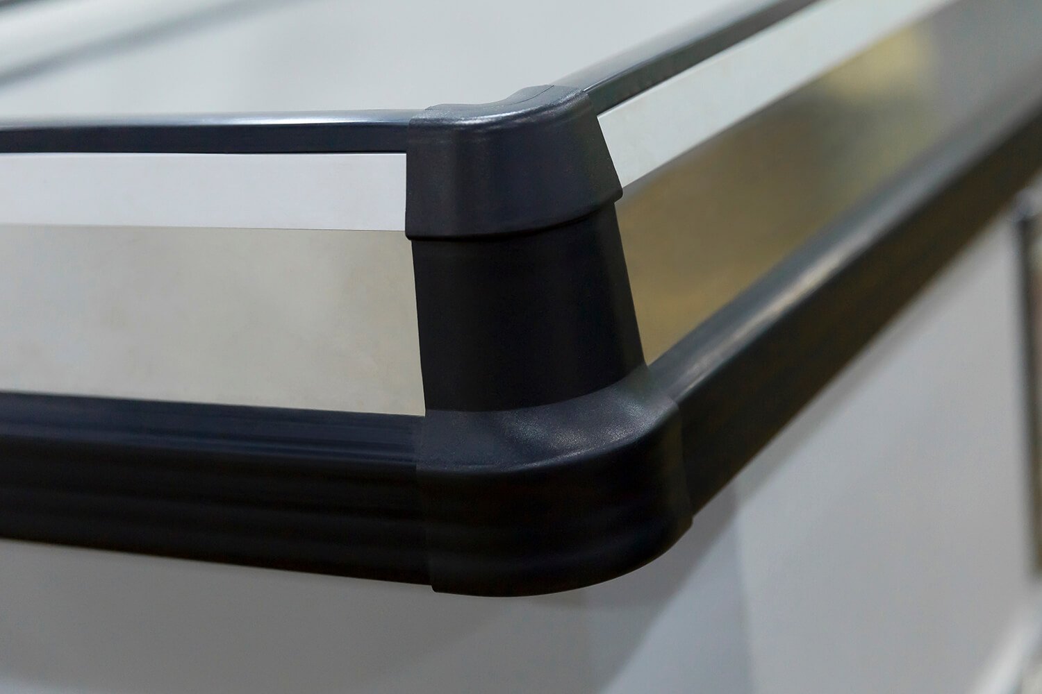 Supermarket Check Out Counter With Gate